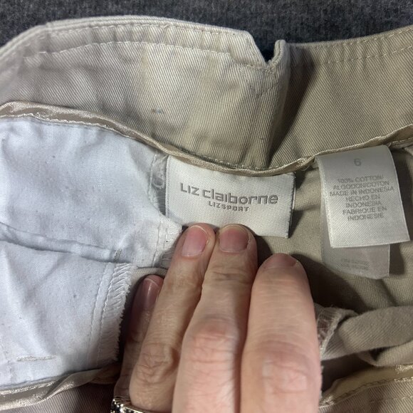 VIntage 90's Liz Claiborne Shorts Womens 6 Khaki High Rise Pleated Preppy - Picture 3 of 11